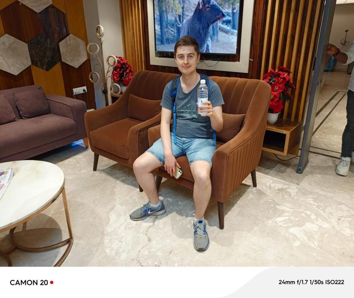 Hotel Glitz - Walk In From New Delhi Railway Station Exteriér fotografie