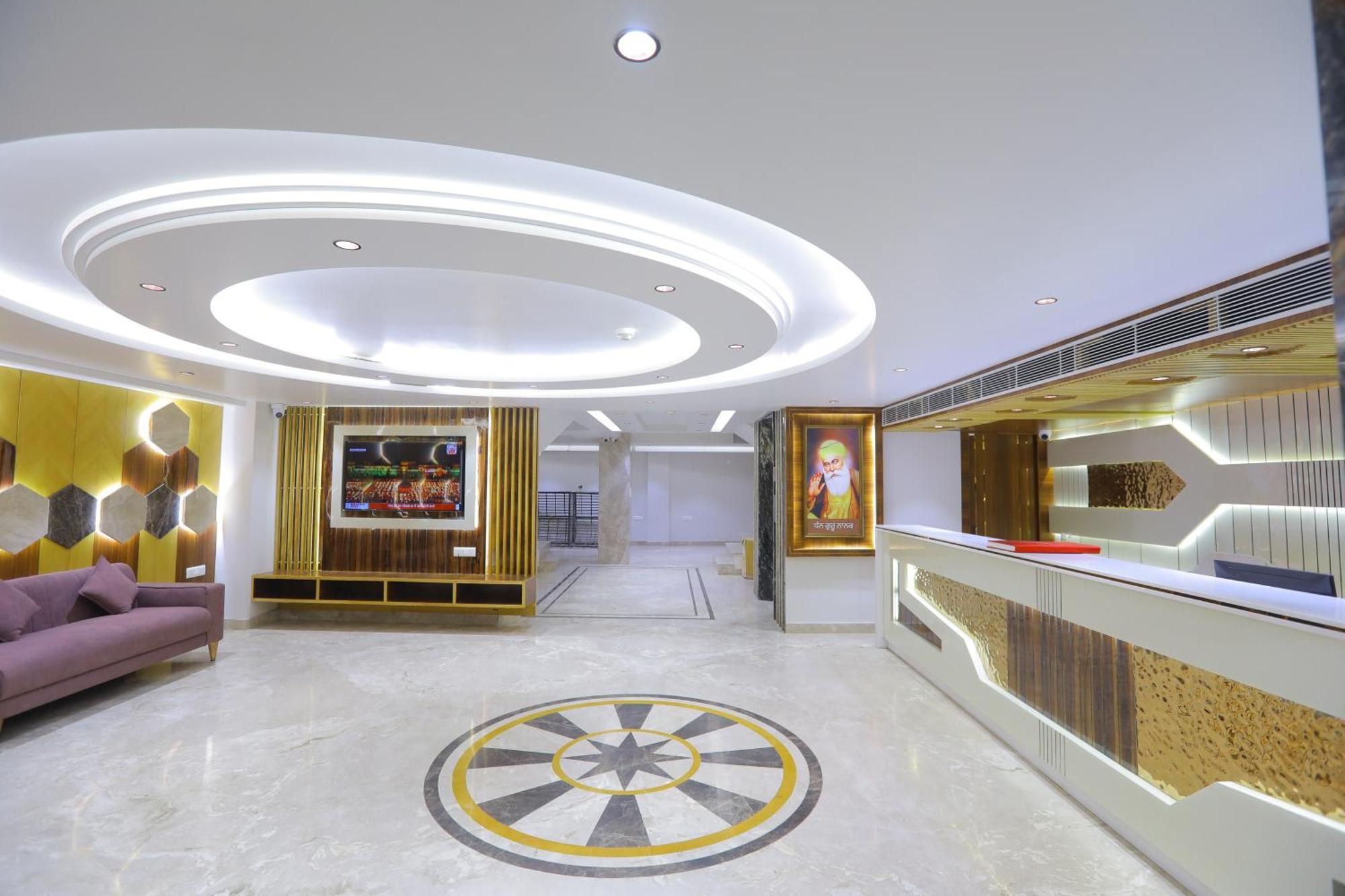 Hotel Glitz - Walk In From New Delhi Railway Station Exteriér fotografie