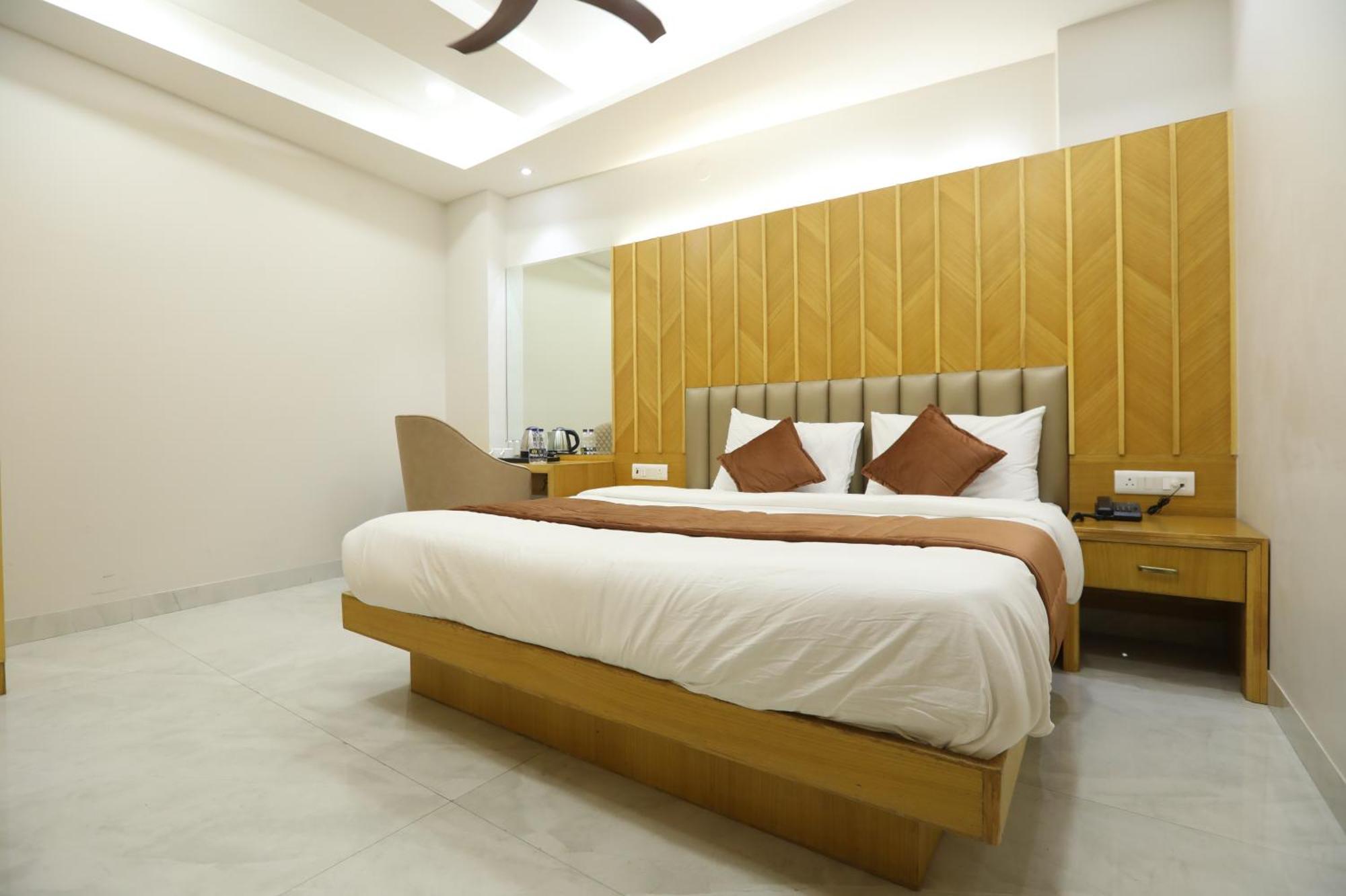 Hotel Glitz - Walk In From New Delhi Railway Station Exteriér fotografie
